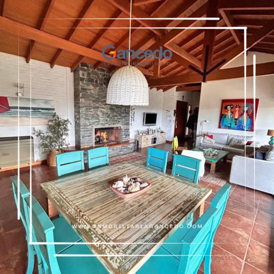 Casa a Dos Cuadras de la Playa en Lasalle, Pinamar
