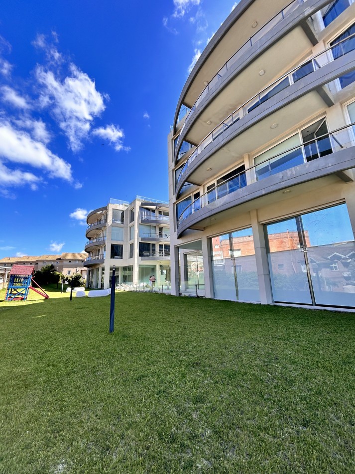 Alquiler Temporal en Carilo: Moderno Departamento a 1 cuadra del mar con Excelente Ubicacion