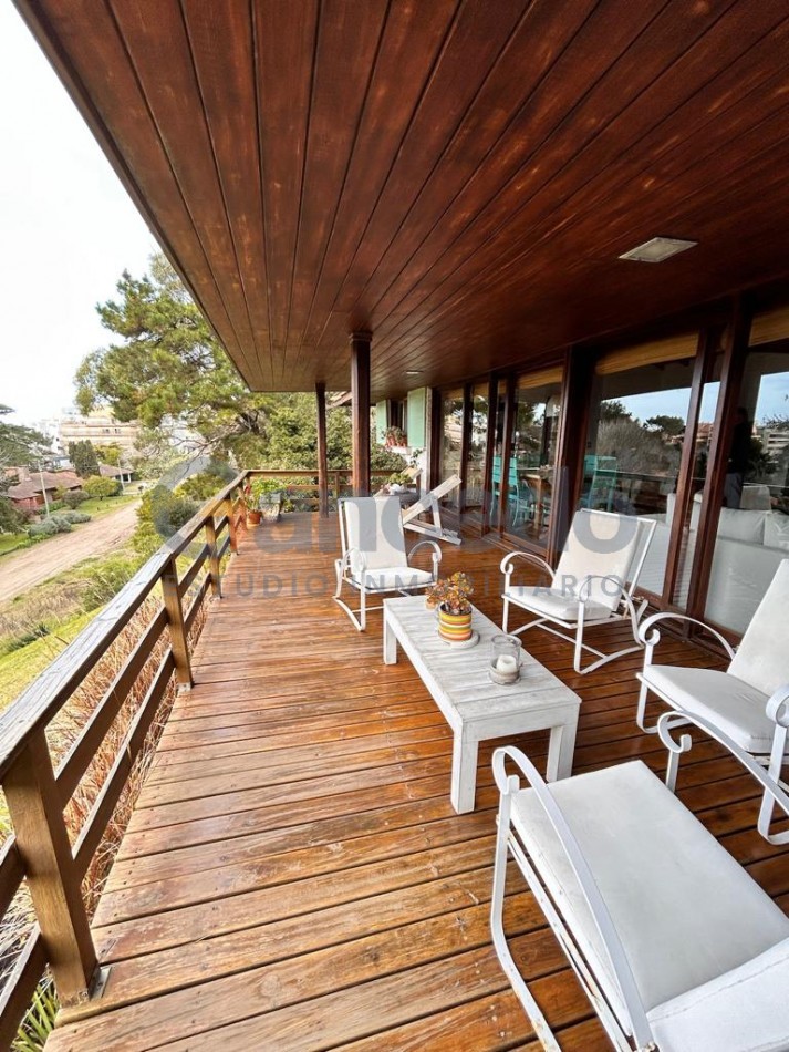 Casa a Dos Cuadras de la Playa en Lasalle, Pinamar