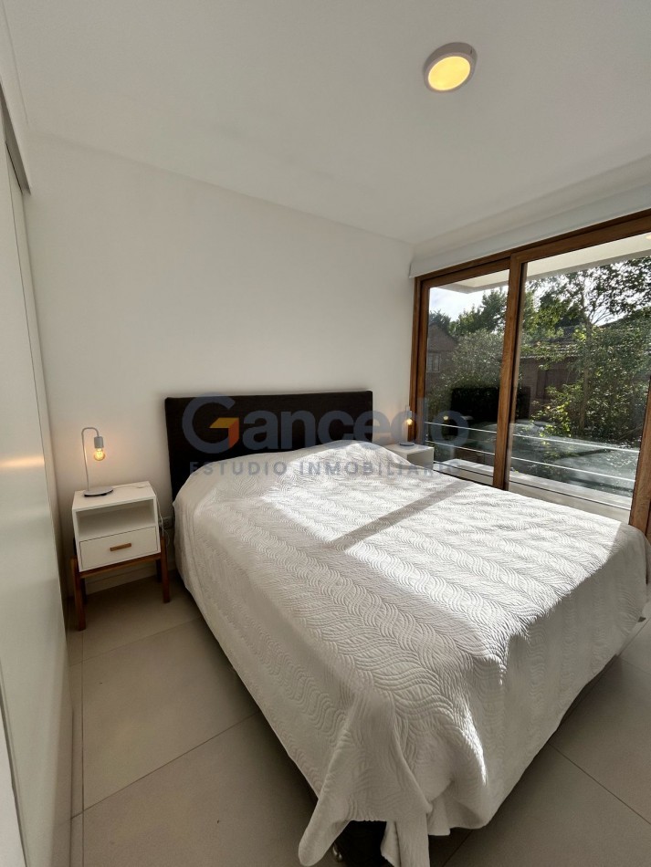 Alquiler Departamento Nuevo en Pinamar con Cochera y Pileta