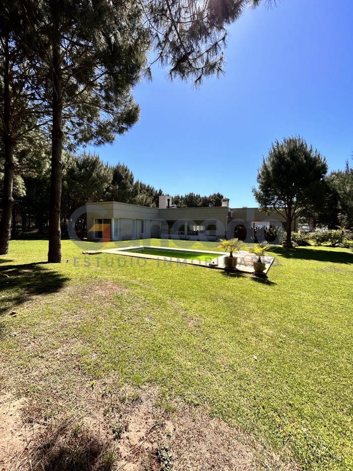 ALQUILER VERANO 2025 EXCLUSIVA CASA CON PILETA BARRIO LA HERRADURA PINAMAR