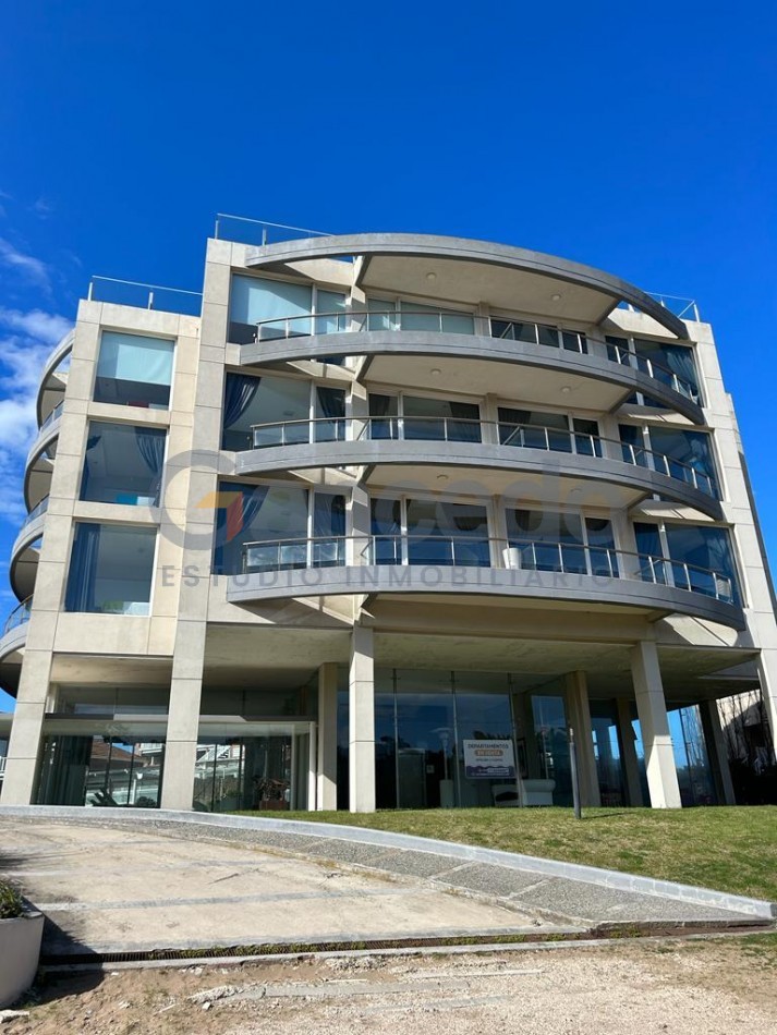 Alquiler Temporal en Carilo: Moderno Departamento a 1 cuadra del mar con Excelente Ubicacion