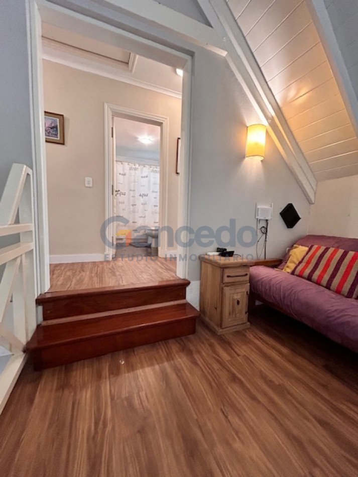 Casa en Carilo sobre Divisadero excelente para familias.