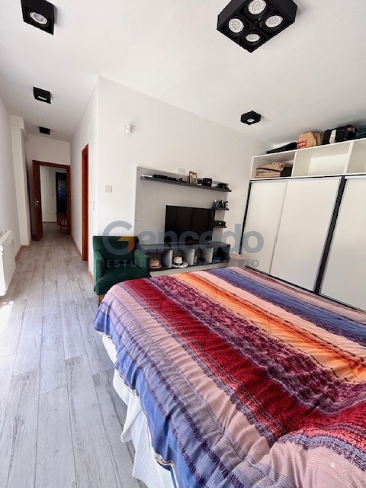 CASA EN VALERIA CON PILETA A UNA CUADRA DE CARILO
