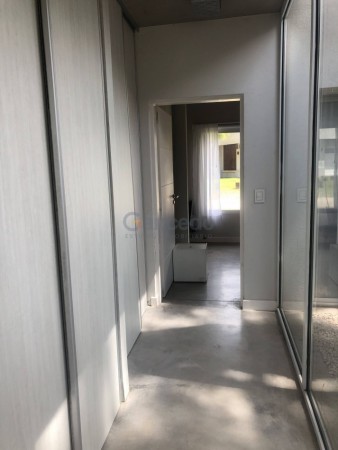 Casa con Pileta. Ubicada en el Nuevo Barrio Alamos, PINAMAR
