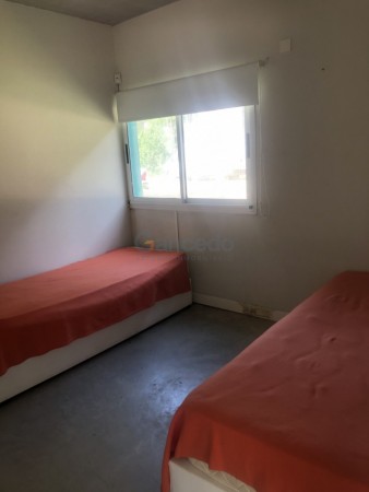 Casa con Pileta. Ubicada en el Nuevo Barrio Alamos, PINAMAR
