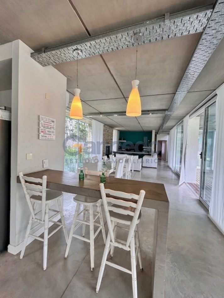 Casa con Pileta. Ubicada en el Nuevo Barrio Alamos, PINAMAR