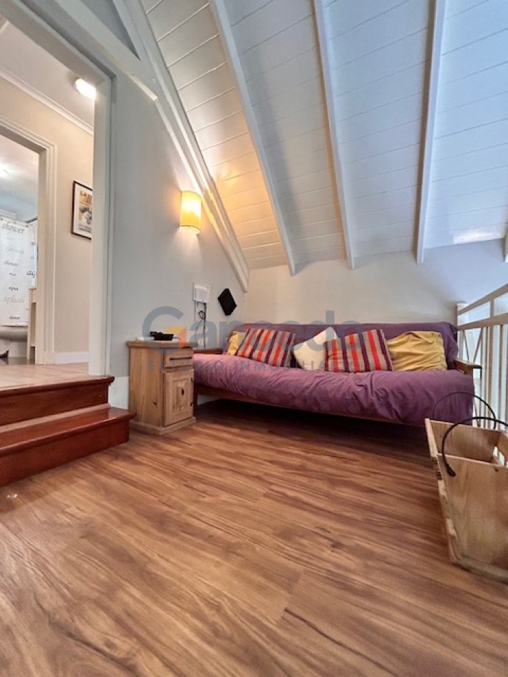 Casa en Carilo sobre Divisadero excelente para familias.