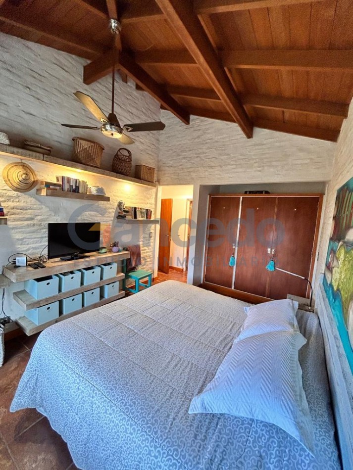 Casa a Dos Cuadras de la Playa en Lasalle, Pinamar