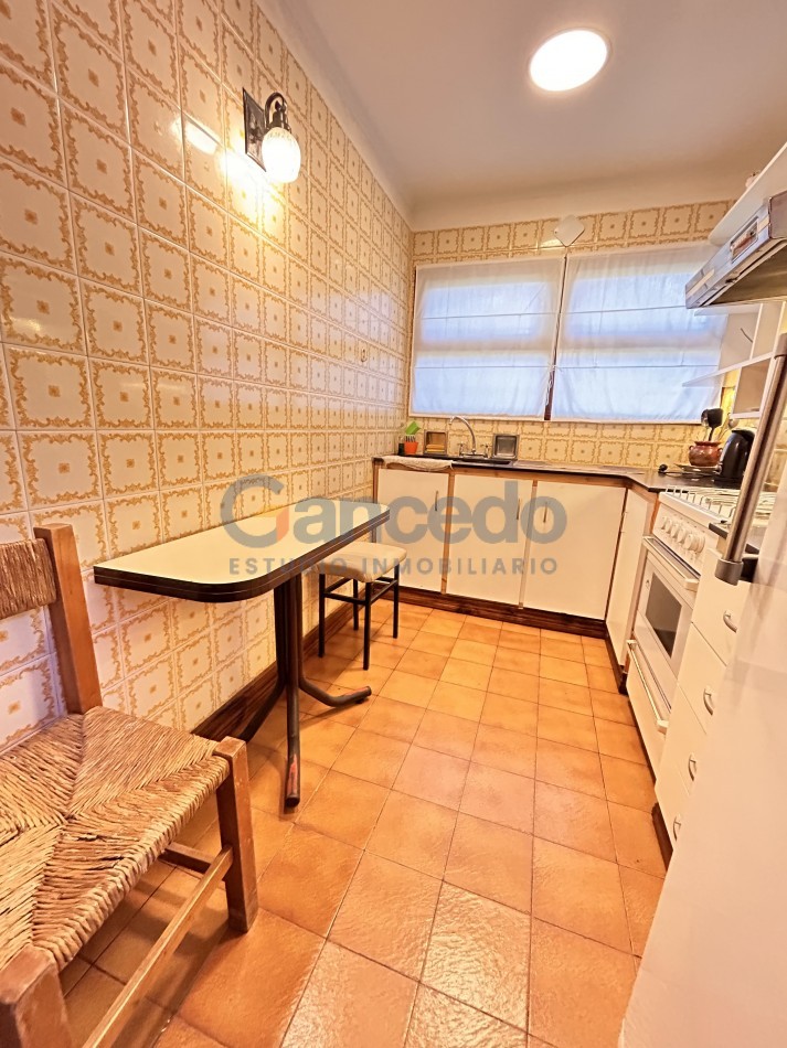 Casa Estrategicamente Ubicada esq Tiburon y Sirena, Cerca de Playa y Centro.