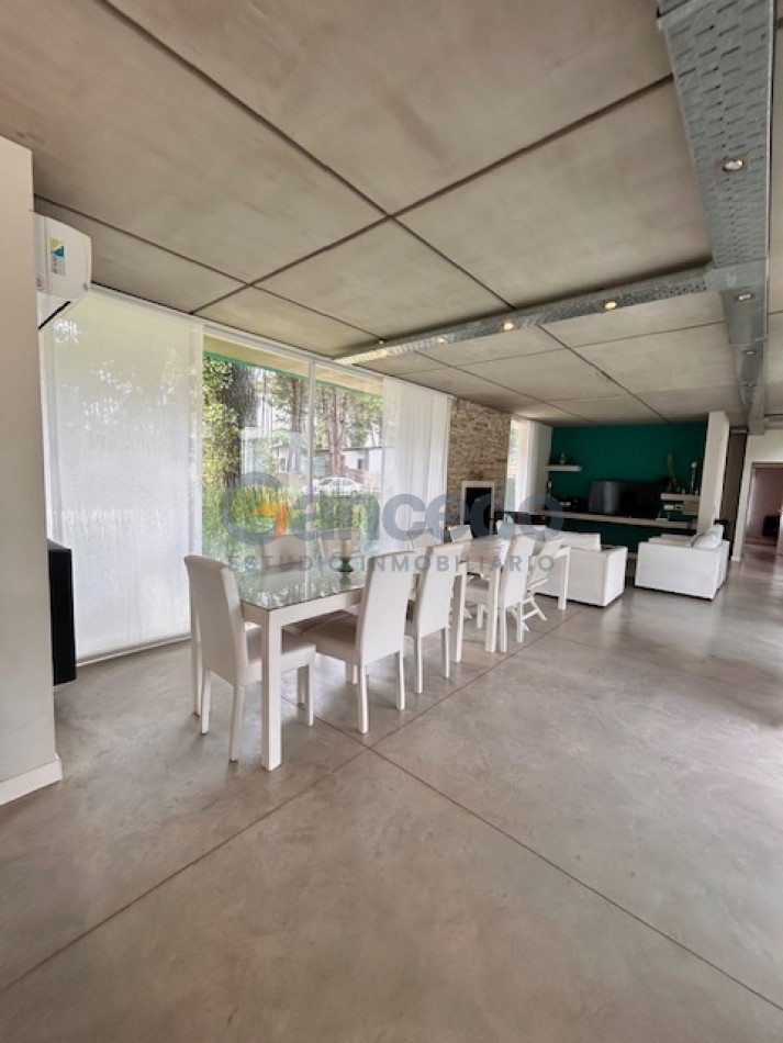 Casa con Pileta. Ubicada en el Nuevo Barrio Alamos, PINAMAR