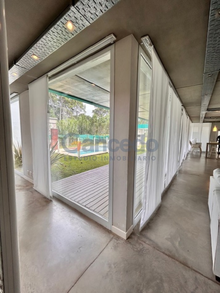 Casa con Pileta. Ubicada en el Nuevo Barrio Alamos, PINAMAR