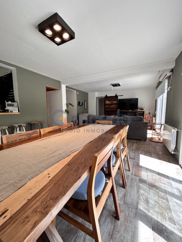 CASA EN VALERIA CON PILETA A UNA CUADRA DE CARILO