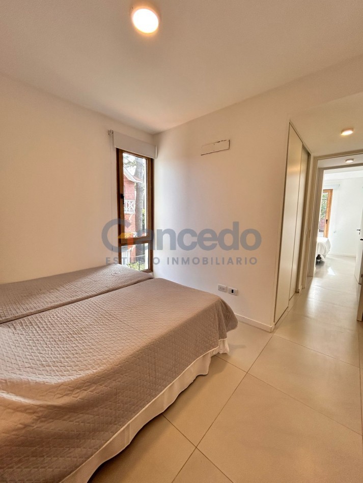 Alquiler Departamento Nuevo en Pinamar con Cochera y Pileta