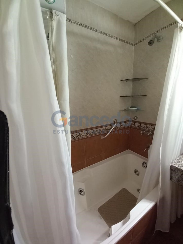 Departamento en Pinamar - Av. Shaw y Martin Pescador