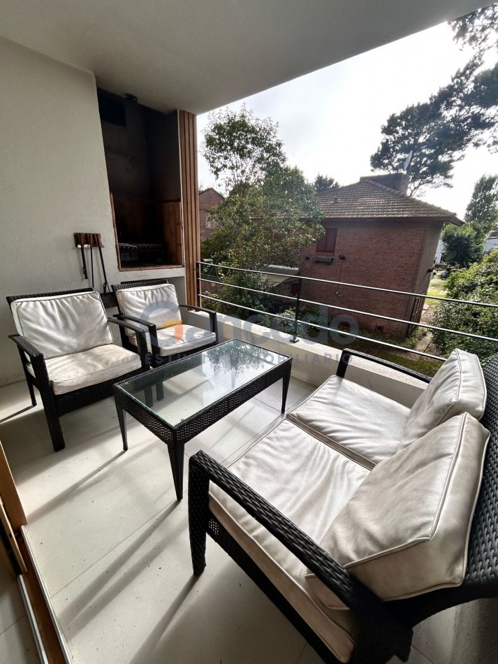 Alquiler Departamento Nuevo en Pinamar con Cochera y Pileta