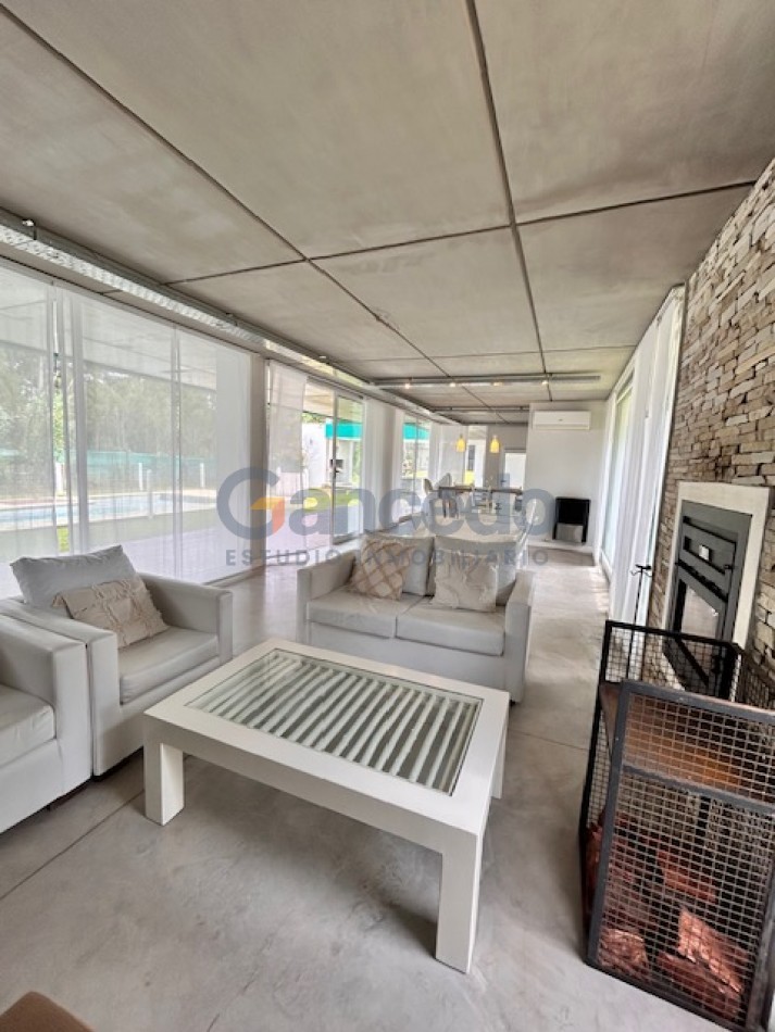Casa con Pileta. Ubicada en el Nuevo Barrio Alamos, PINAMAR