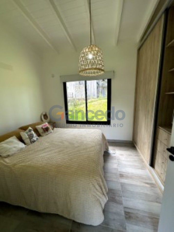 MODERNA CASA CON PILETA BARRIO ALAMOS PINAMAR