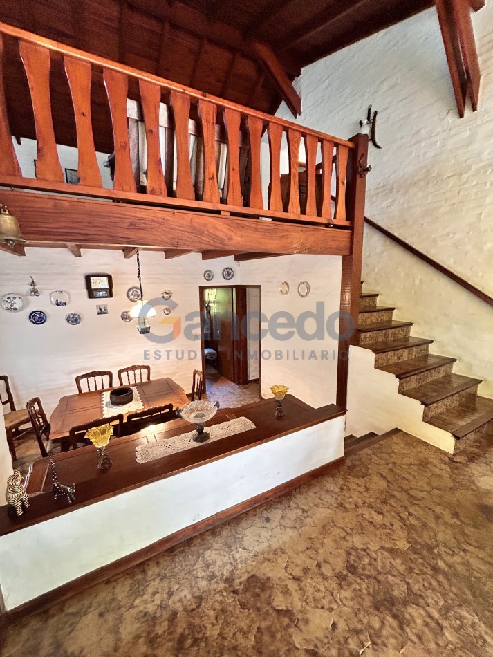 Casa Estrategicamente Ubicada esq Tiburon y Sirena, Cerca de Playa y Centro.