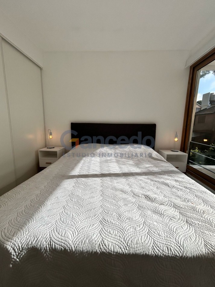 Alquiler Departamento Nuevo en Pinamar con Cochera y Pileta