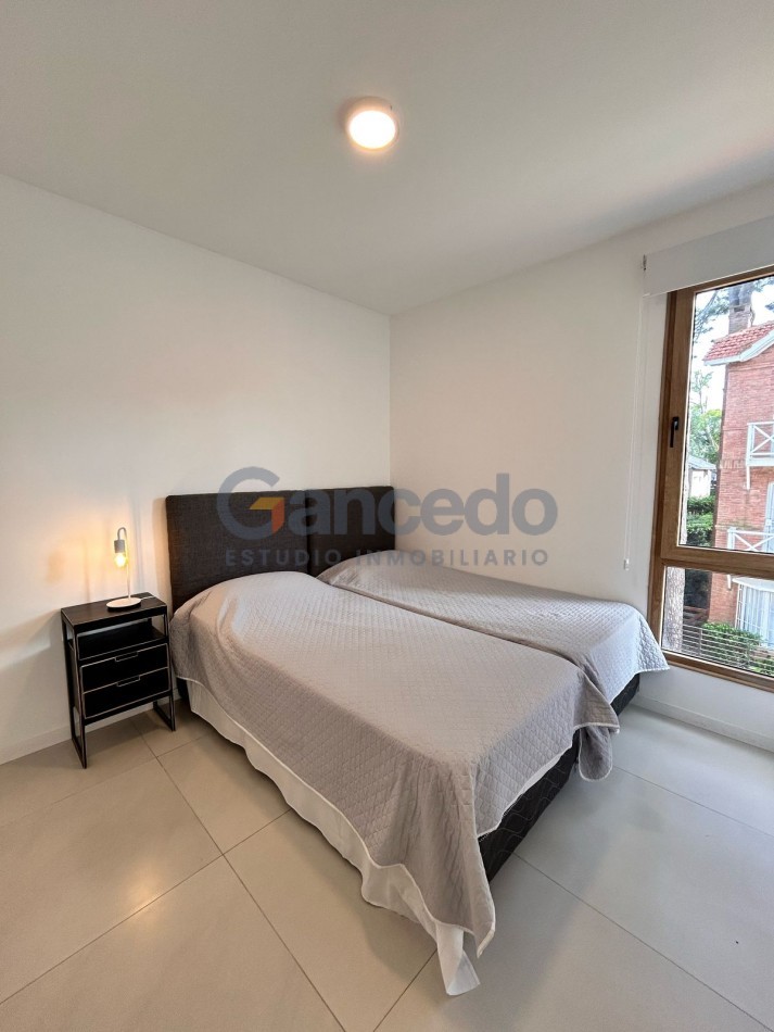 Alquiler Departamento Nuevo en Pinamar con Cochera y Pileta
