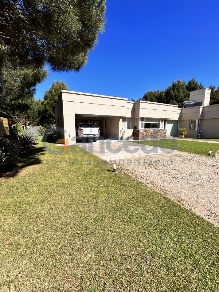 ALQUILER VERANO 2025 EXCLUSIVA CASA CON PILETA BARRIO LA HERRADURA PINAMAR