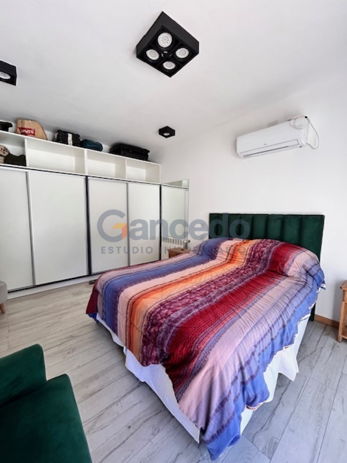 CASA EN VALERIA CON PILETA A UNA CUADRA DE CARILO
