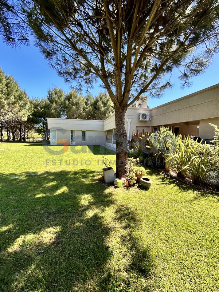 ALQUILER VERANO 2025 EXCLUSIVA CASA CON PILETA BARRIO LA HERRADURA PINAMAR