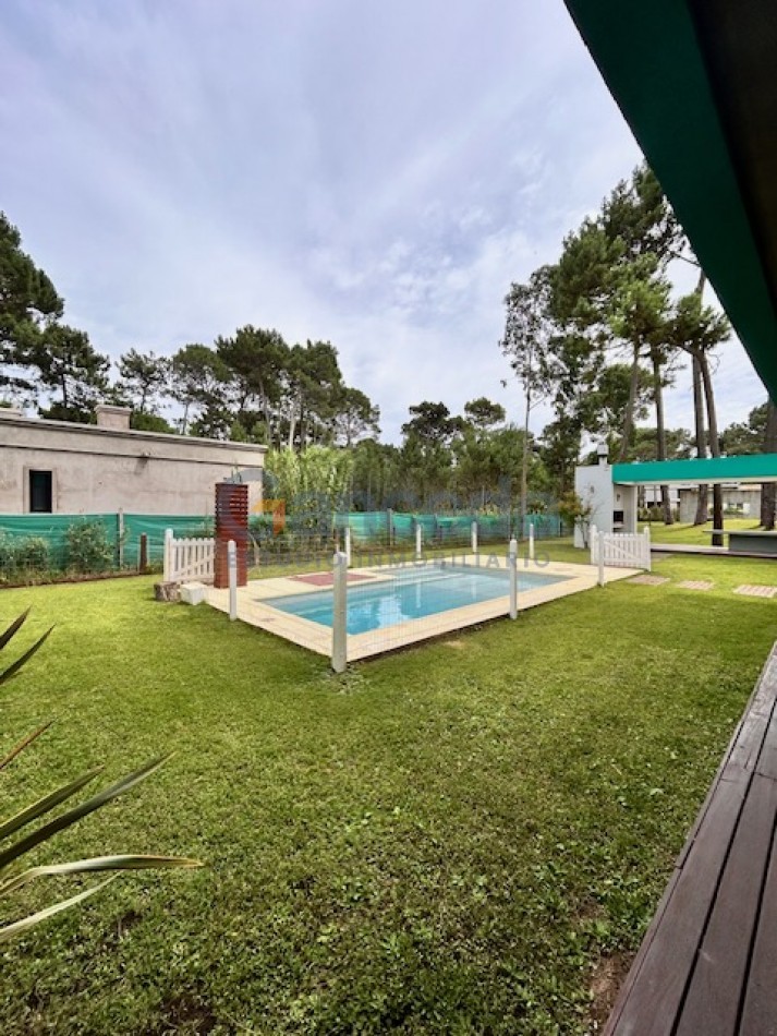 Casa con Pileta. Ubicada en el Nuevo Barrio Alamos, PINAMAR