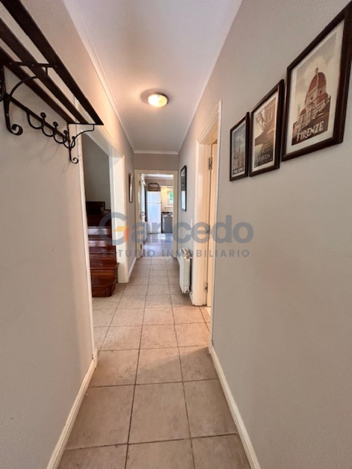 Casa en Carilo sobre Divisadero excelente para familias.