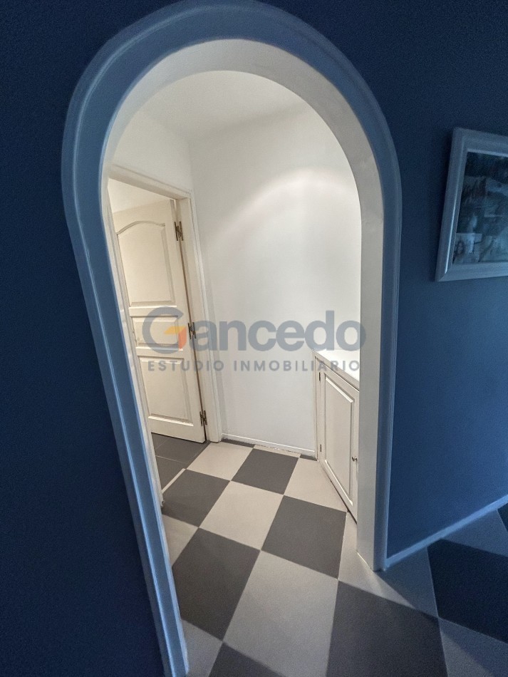 OPORTUNIDAD A LA VENTA Casa de Lujo con Vista al Golf, Pileta y Quincho: en tres lotes, Diseño y Comodidad en Pinamar