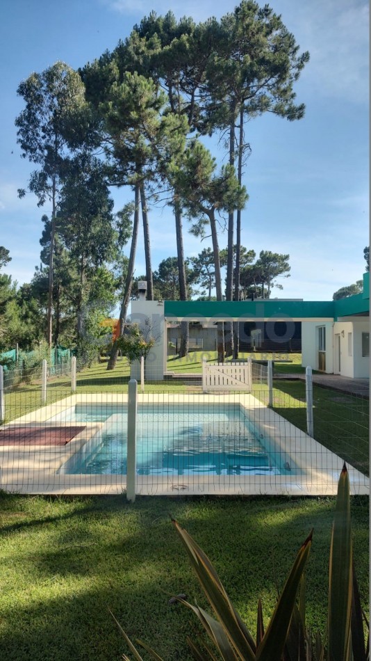 Casa con Pileta. Ubicada en el Nuevo Barrio Alamos, PINAMAR