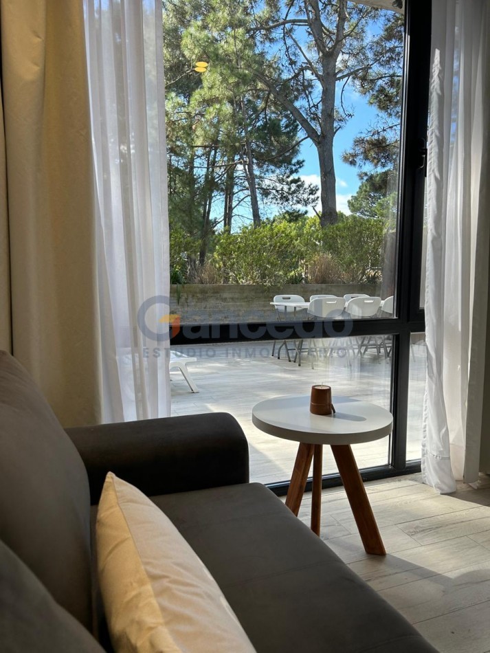 DEPTO AL BOSQUE EN VENTA CON SERVICIOS EXCLUSIVOS EN PINAMAR COMPLEJO ZEUS