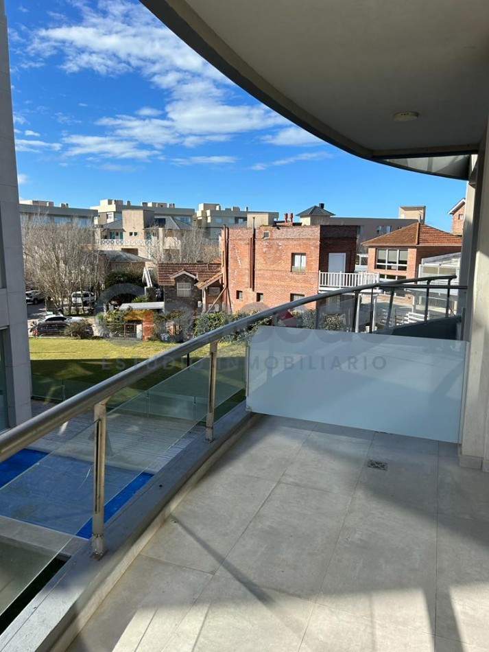 Alquiler Temporal en Carilo: Moderno Departamento a 1 cuadra del mar con Excelente Ubicacion