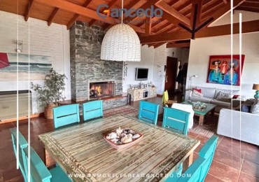 Casa a Dos Cuadras de la Playa en Lasalle, Pinamar