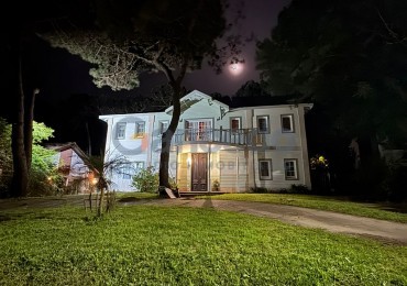 Casa en alquiler con pileta Pinamar Golf Nuevo